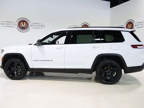 Used 2023 Jeep Grand Cherokee L Laredo AWD/4WD image 29