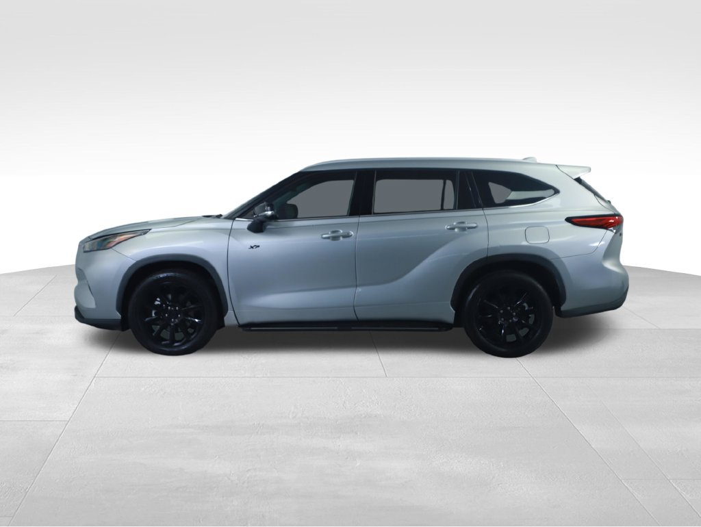 Used 2022 Toyota Highlander XLE FWD image 8
