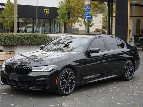 Used 2023 BMW 540i w/ M Sport Package image 2