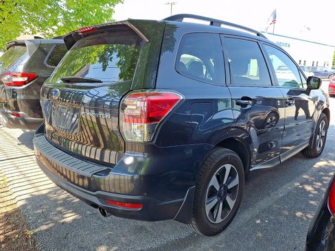 Used 2018 Subaru Forester 2.5i Premium AWD/4WD image 4