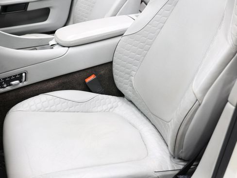 Used 2014 Aston Martin Vanquish Volante RWD image 23