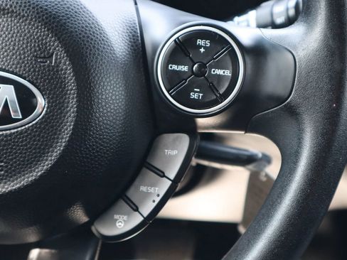 Used 2016 Kia Soul + FWD image 26