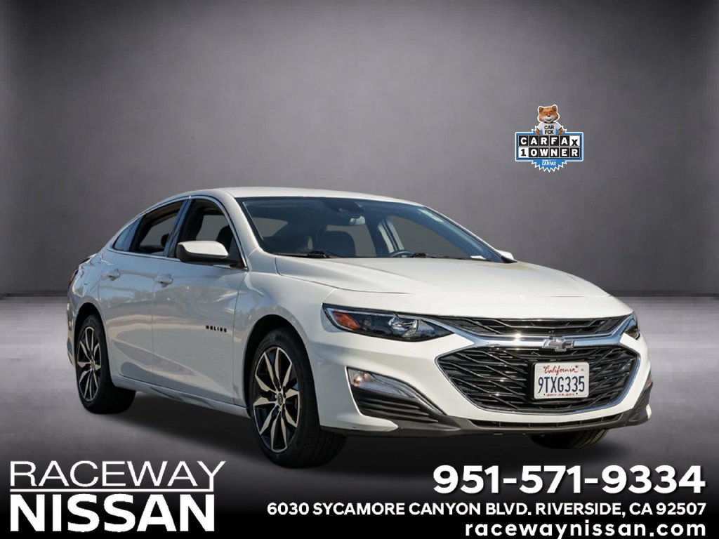 Used 2025 Chevrolet Malibu RS FWD image 1