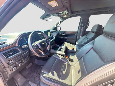 Used 2024 Chevrolet Tahoe High Country w/ Advanced Technology Package image 10