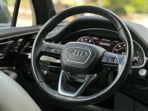 Used 2018 Audi Q7 3.0T Prestige w/ Prestige Package AWD/4WD image 32