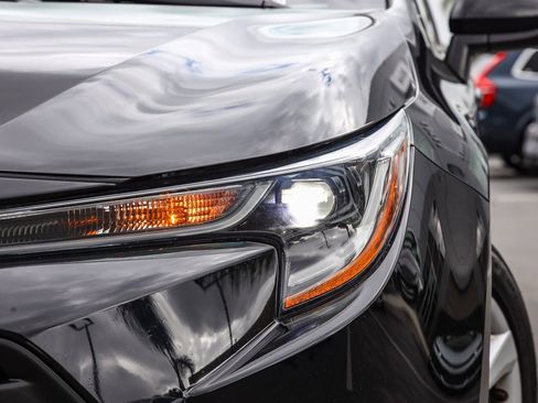 Used 2024 Toyota Corolla LE image 2