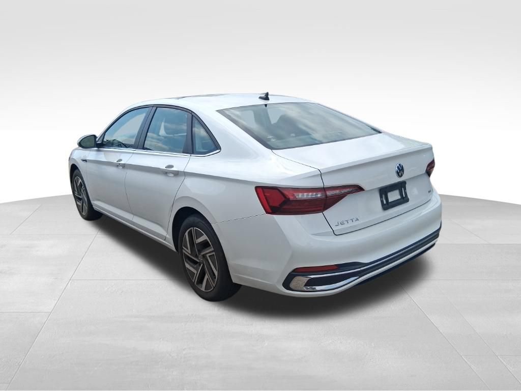 Used 2024 Volkswagen Jetta SEL FWD image 8