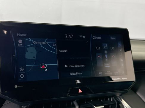 Used 2022 Toyota Venza XLE image 14