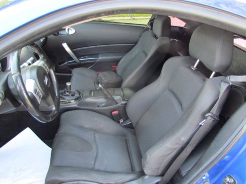 Used 2006 Nissan 350Z Enthusiast w/ (N93) Cargo Convenience Pkg image 22