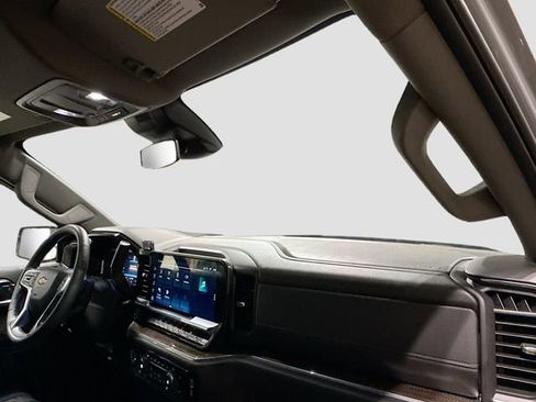 Used 2024 Chevrolet Silverado 1500 LT image 28