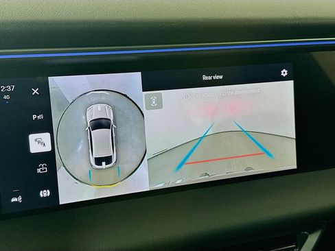 Used 2024 Porsche Macan 4 Electric image 17