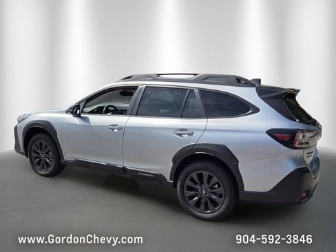 Used 2025 Subaru Outback Onyx Edition AWD/4WD image 3