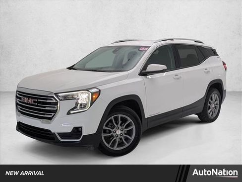 Used 2024 GMC Terrain SLT image 1
