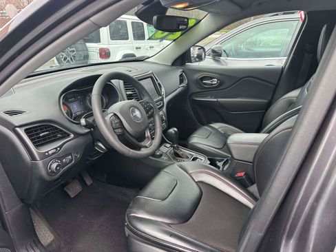 Used 2023 Jeep Cherokee Trailhawk AWD/4WD image 14