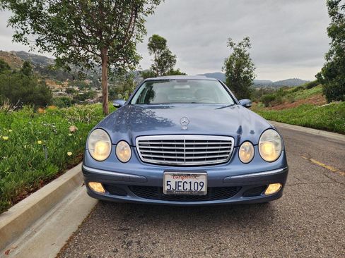 Used 2005 Mercedes-Benz E 320 Sedan image 3