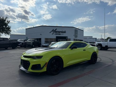 Used 2019 Chevrolet Camaro ZL1 RWD image 1