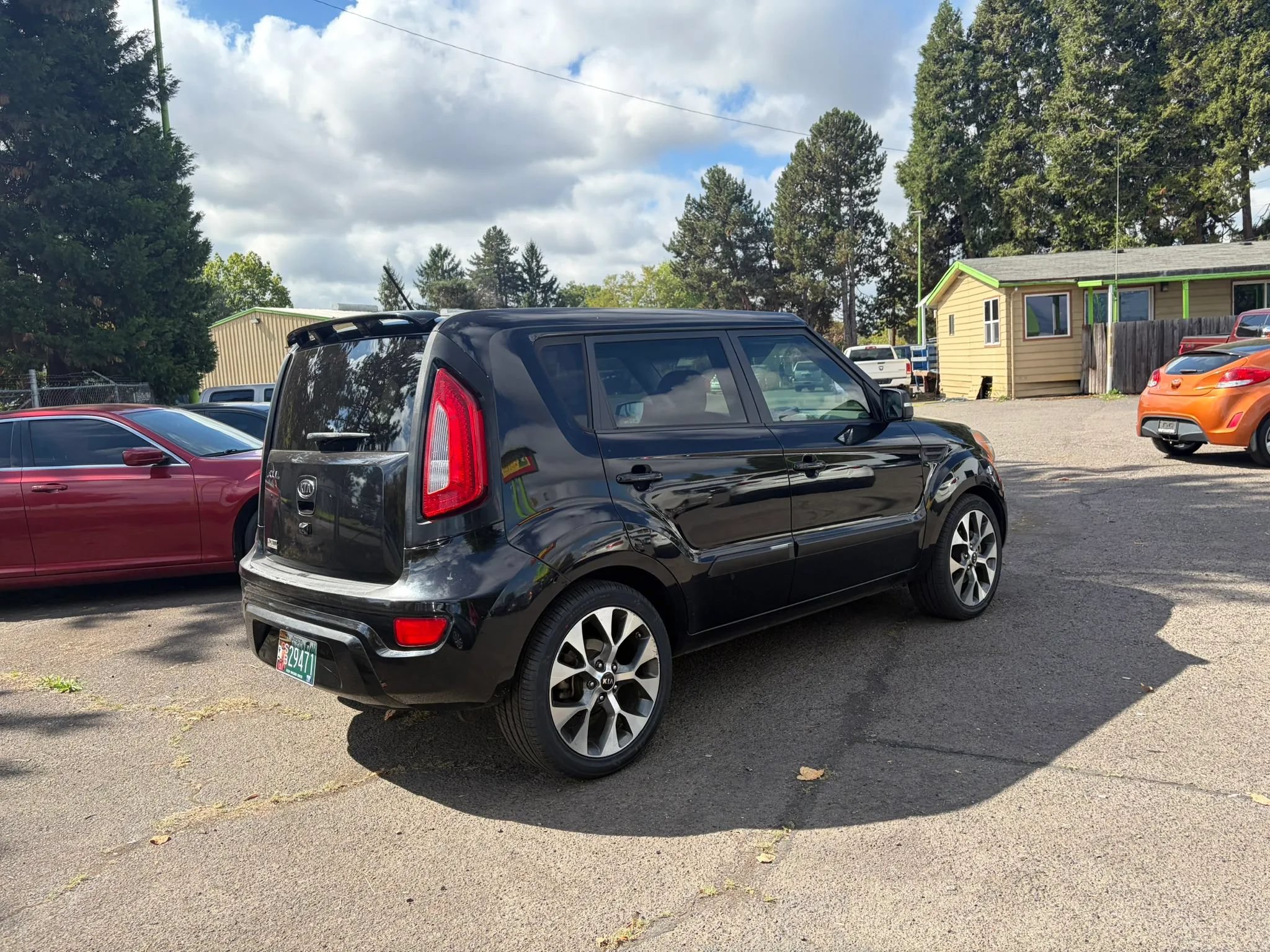 Used 2012 Kia Soul ! w/ Premium Pkg FWD image 3