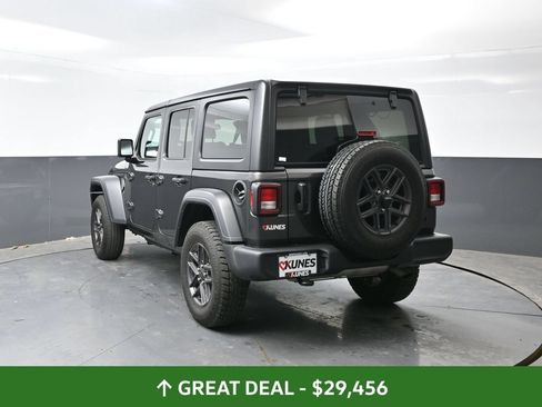 Used 2025 Jeep Wrangler Unlimited Sport AWD/4WD image 11