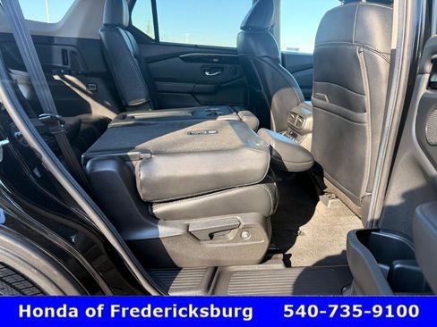 Certified 2025 Honda Pilot Touring image 36