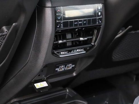 New 2025 Jeep Grand Cherokee L Limited w/ Luxury Tech Group II AWD/4WD image 21