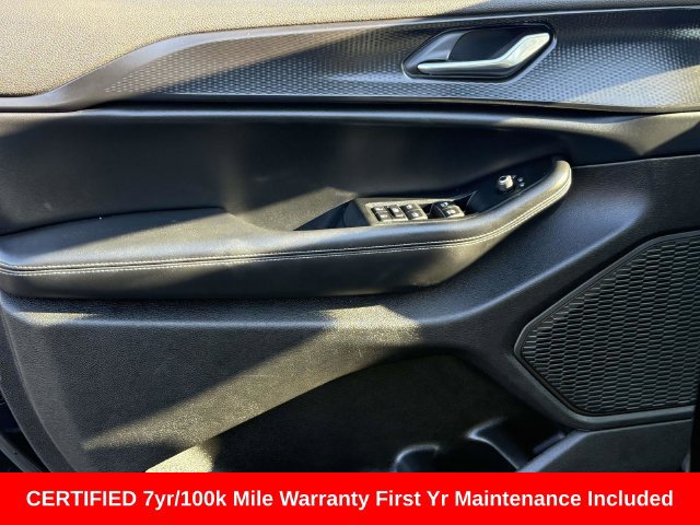 Used 2025 Jeep Grand Cherokee Altitude AWD/4WD image 19