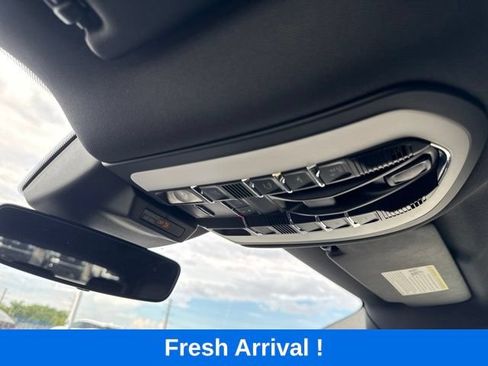 Used 2023 Porsche Macan S AWD/4WD image 10