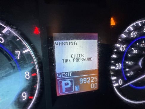 Used 2015 INFINITI Q40 w/ Navigation Package image 24