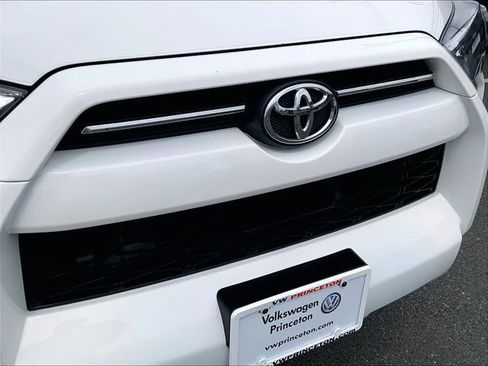 Used 2022 Toyota 4Runner SR5 Premium w/ Moonroof Package AWD/4WD image 30