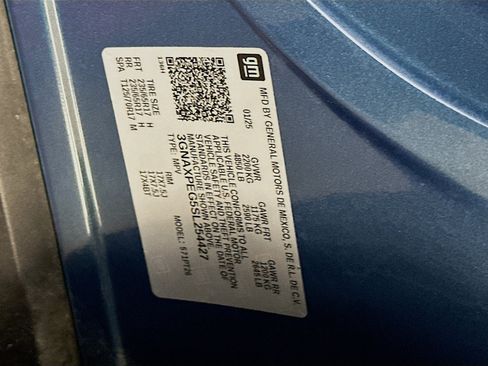 Used 2025 Chevrolet Equinox LT AWD/4WD image 12