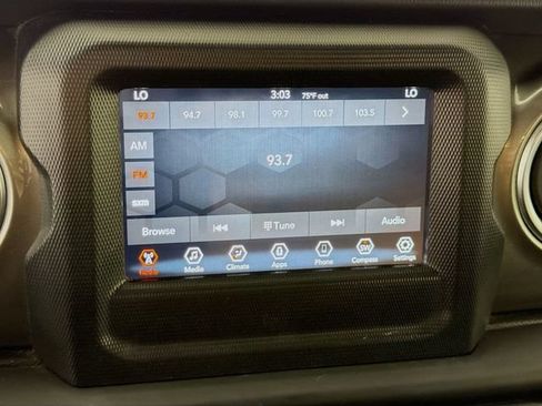Used 2019 Jeep Wrangler Unlimited Sahara AWD/4WD image 14