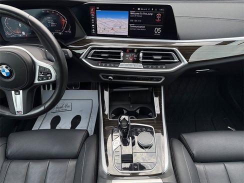 Used 2021 BMW X5 xDrive40i w/ M Sport Package image 11