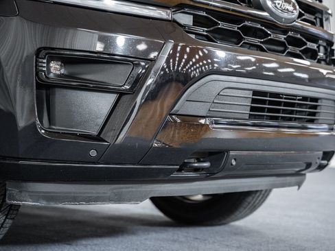 Used 2022 Ford Expedition Max Limited image 11