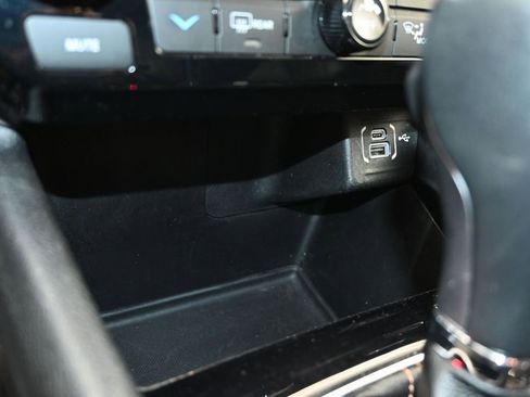 Used 2022 Jeep Compass Limited w/ Sun and Sound Group AWD/4WD image 22