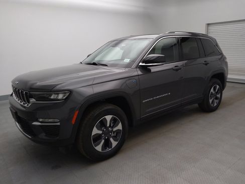 Used 2022 Jeep Grand Cherokee Limited 4xe image 2