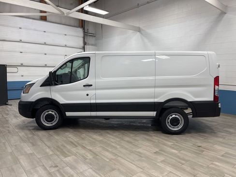 New 2026 Ford Transit 250 Low Roof RWD image 16
