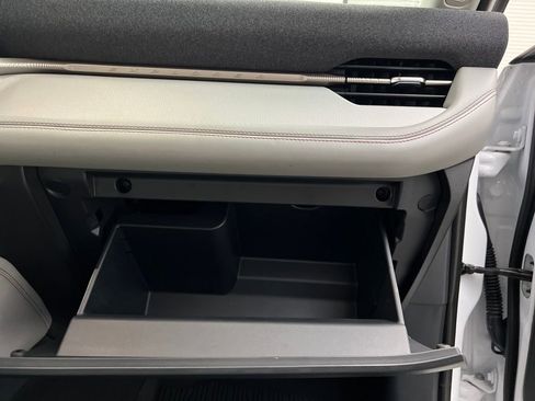 Used 2025 Ford Explorer Active w/ Active Comfort Package image 29