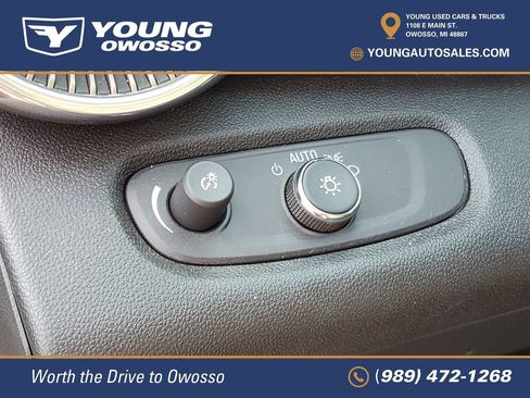 Used 2025 Chevrolet Trax ACTIV w/ Sunroof Package FWD image 11