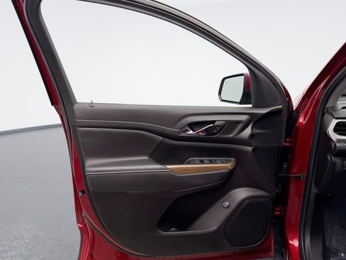 Used 2023 GMC Acadia SLE w/ Driver Convenience Package image 9