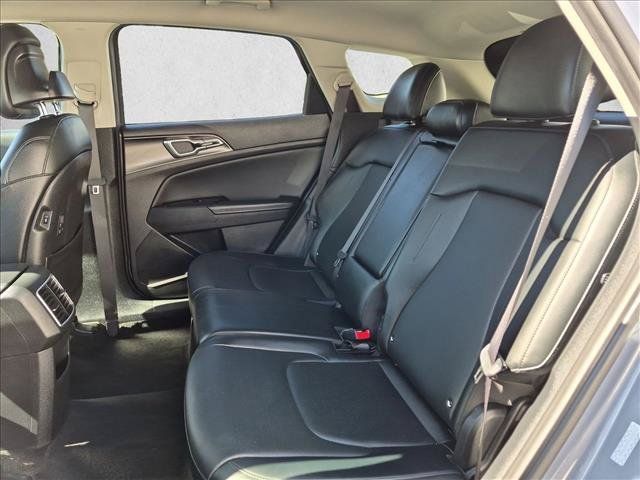 Used 2023 Kia Sportage EX FWD image 19