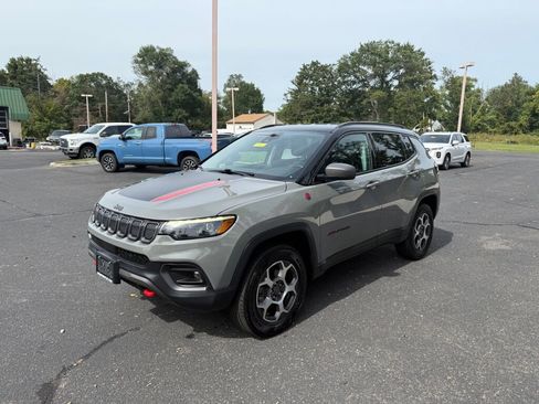 Used 2022 Jeep Compass Trailhawk w/ Trailhawk Elite Group image 3