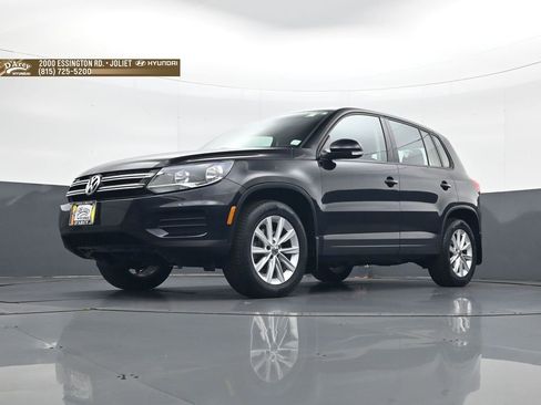 Used 2017 Volkswagen Tiguan Limited w/ Alloy Wheels Package FWD image 21