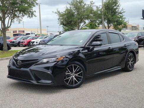 Used 2024 Toyota Camry SE w/ Convenience Package FWD image 33