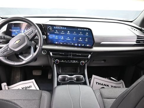 Used 2025 Chevrolet Traverse LT w/ LPO, Floor Liner Package AWD/4WD image 15