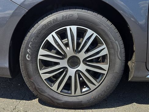 Used 2013 Toyota Camry LE FWD image 9