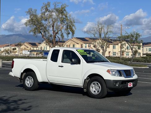Used 2020 Nissan Frontier S image 4