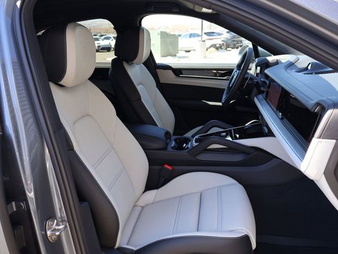 New 2026 Porsche Cayenne image 26