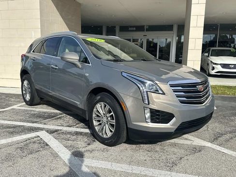 Used 2018 Cadillac XT5 Luxury w/ Driver Awareness Package image 4
