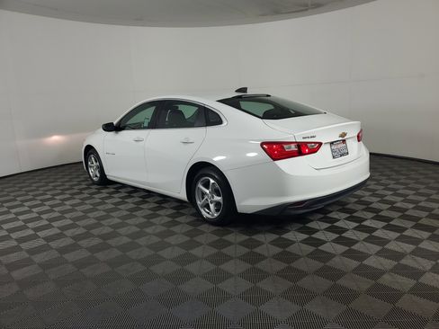 Used 2017 Chevrolet Malibu LS FWD image 6