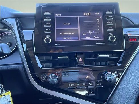 Used 2022 Toyota Camry SE image 27