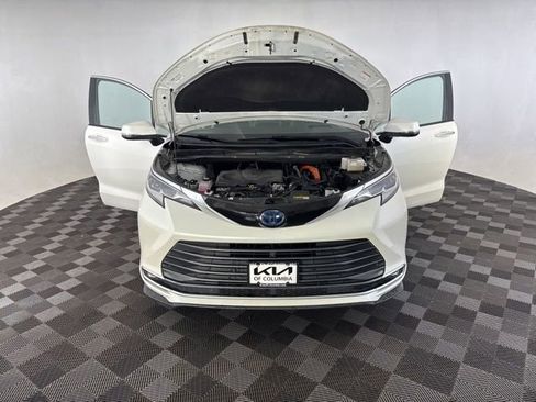 Used 2021 Toyota Sienna Platinum AWD/4WD image 13
